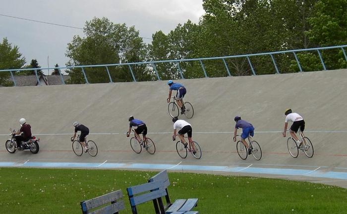 Track cycling oval